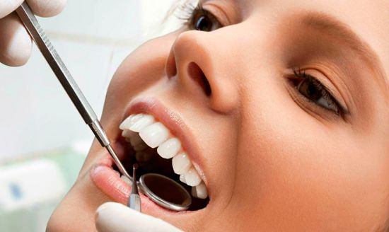 Как лечат чувствительность зубов?