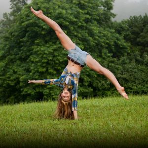 Акробатика – развиваем ловкость и красоту движений