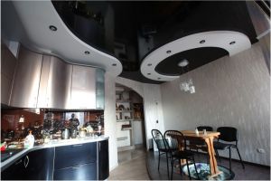 Идеи для ремонта кухни: глянцевые натяжные потолки
